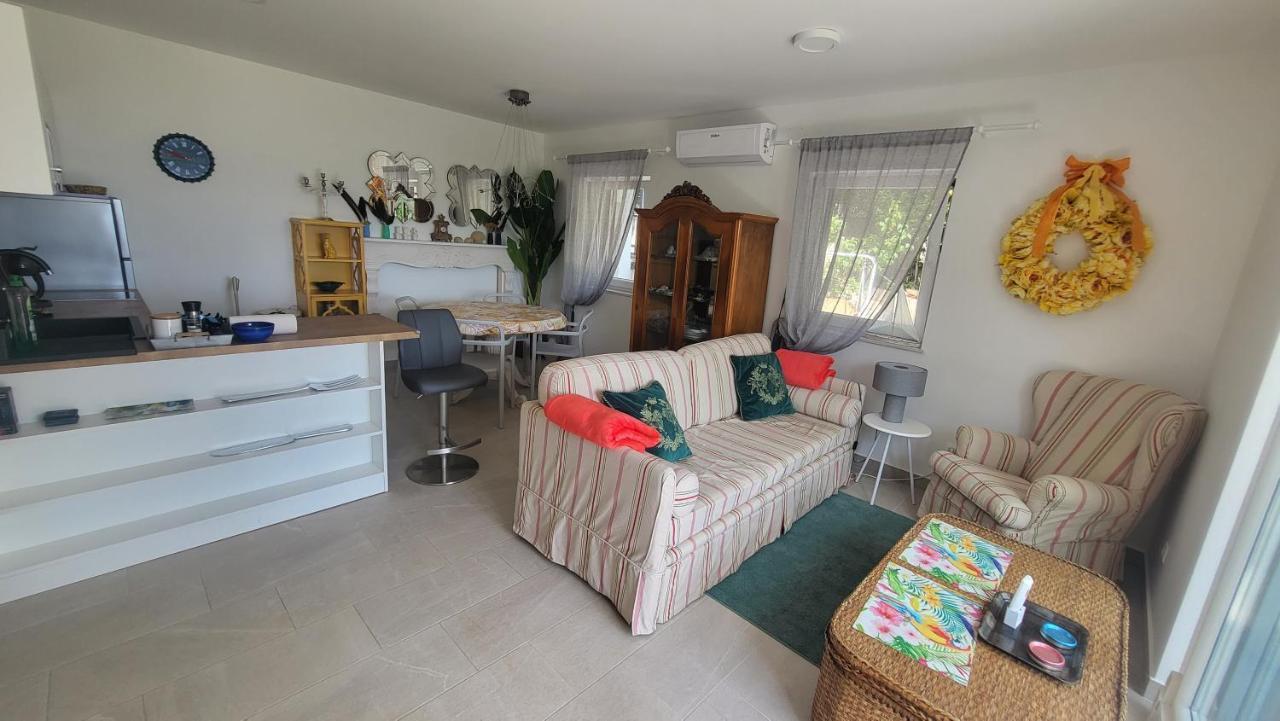 Apartments Amadea โนวีวีโนดอลสกี ภายนอก รูปภาพ